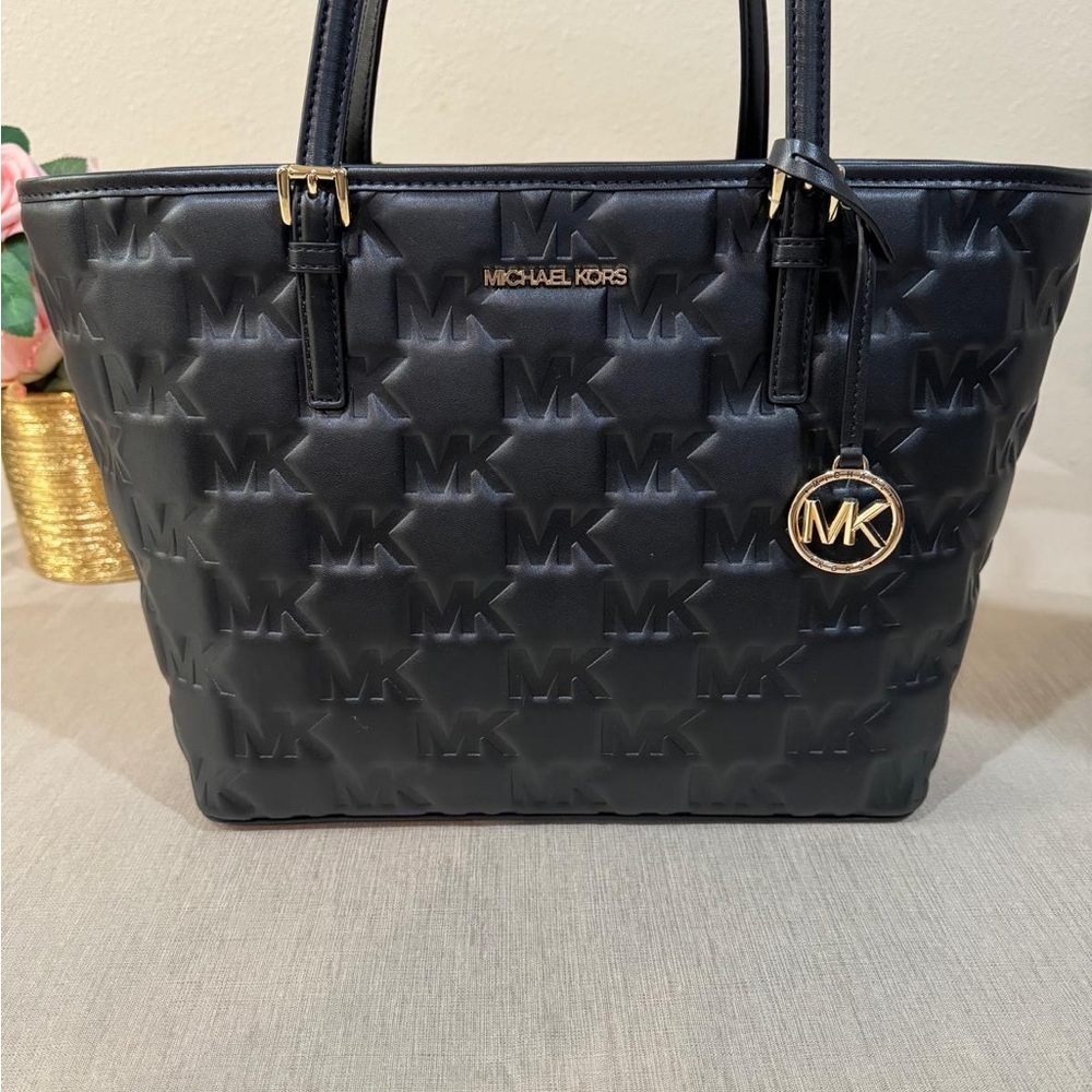 Michael Michael Kors Jet Set MD Carryall Tote Bag - Picture 2 of 9